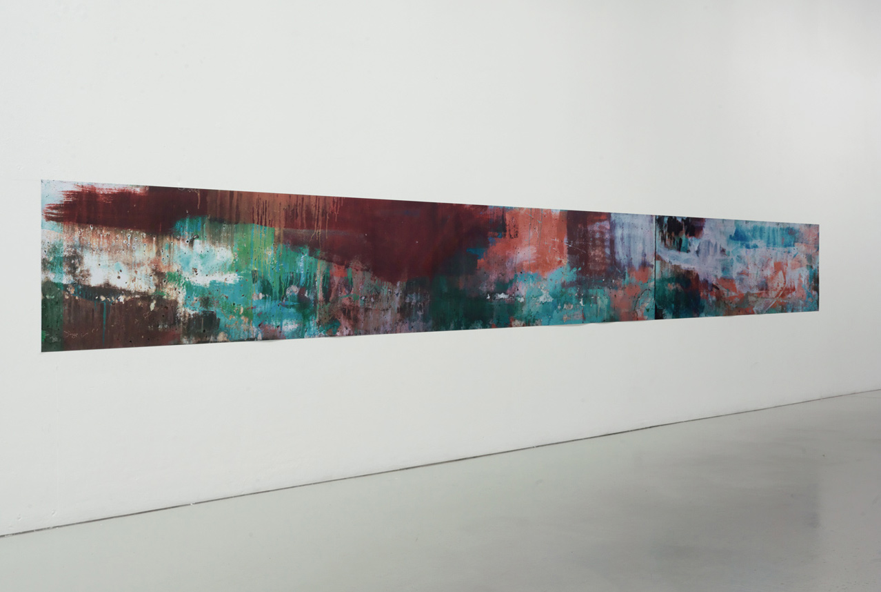 <hr/><strong>Installationsansicht</strong><br />
C-Print<br />
900 x 105 cm