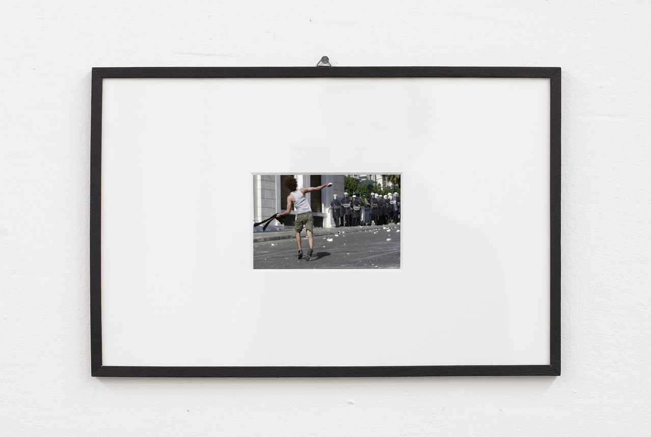 <hr/><strong>Athen, 13.07.2011</strong><br />
Injket-Print auf Bütten<br />45 x 37 cm<br />